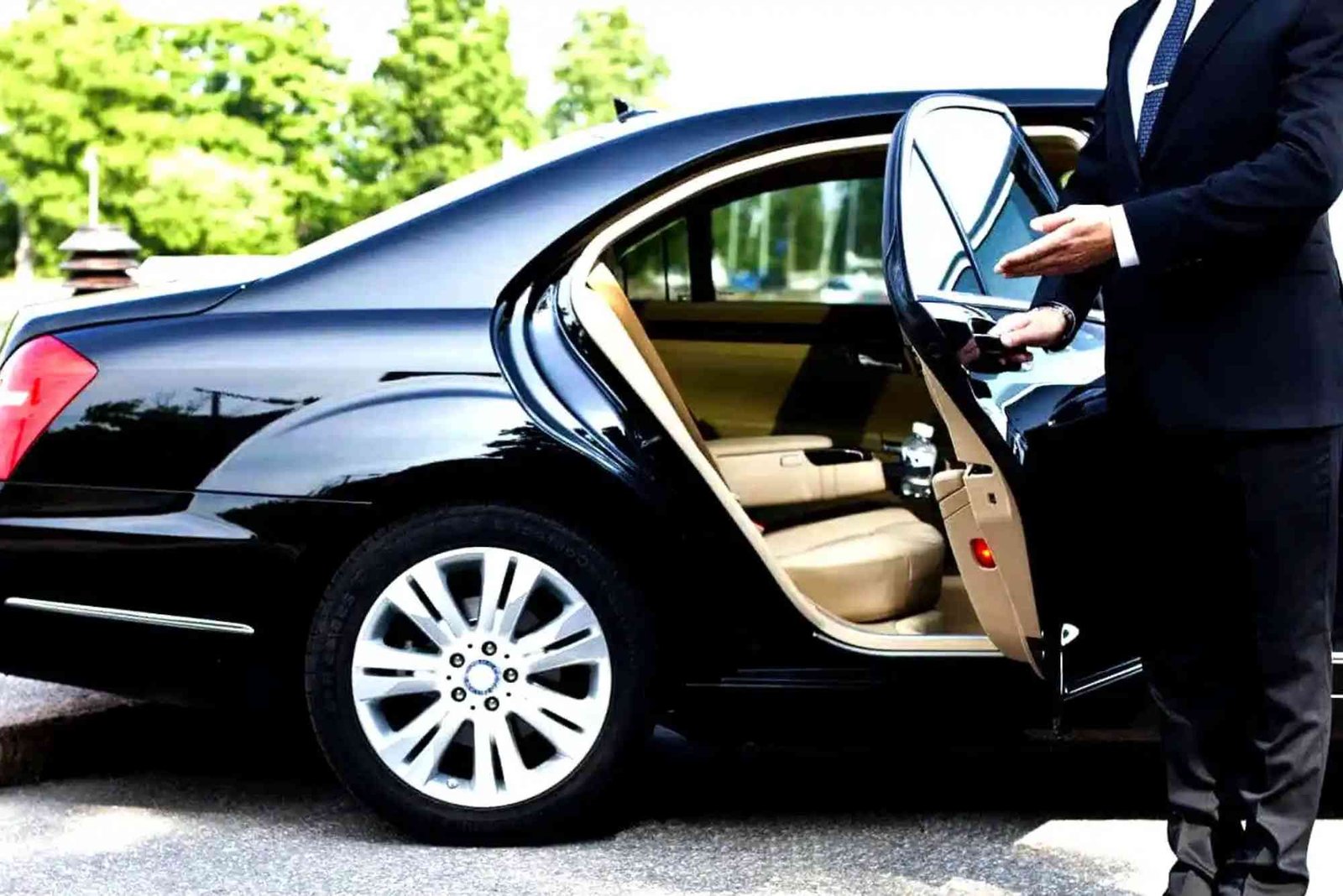 Are You Looking For Affordable Private DriverChauffeur In Dubai